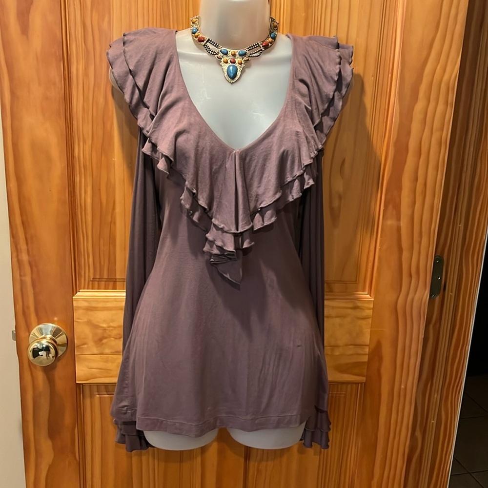 Boston Proper Cold Shoulder Ruffle Detail Top - Picture 3 of 12